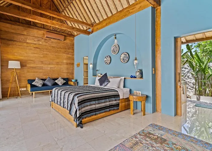 Warna Villas- Blue Balinese Stylish Loft Pool & Kitchen Villa