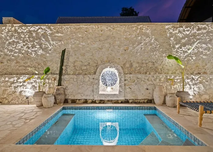 Warna Villas- Blue Balinese Stylish Loft Pool & Kitchen * Uluwatu