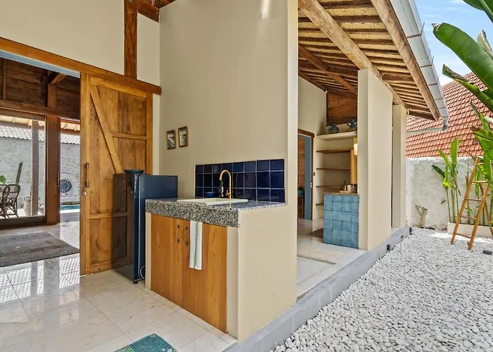 Warna Villas- Blue Balinese Stylish Loft Pool & Kitchen Villa