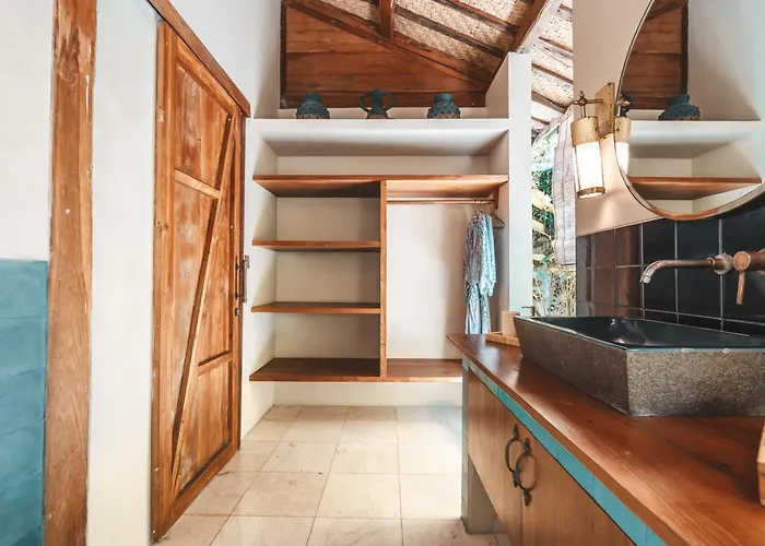 Warna Villas- Blue Balinese Stylish Loft Pool & Kitchen Villa