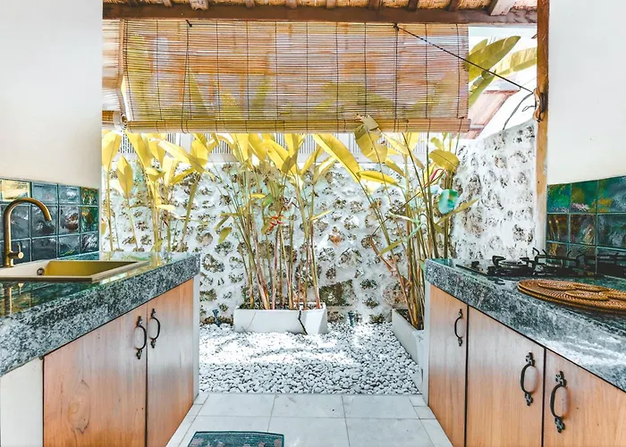 Warna Villas- Blue Balinese Stylish Loft Pool & Kitchen Villa Uluwatu
