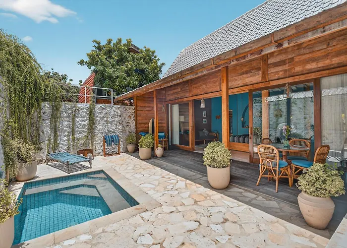 Warna Villas- Blue Balinese Stylish Loft Pool & Kitchen Villa
