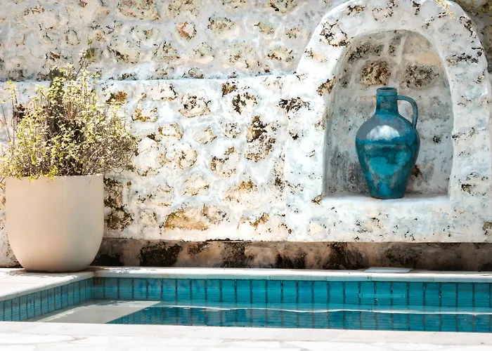 Villa Warna Villas- Blue Balinese Stylish Loft Pool & Kitchen *